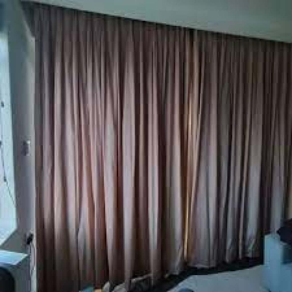 curtain clean.jpg