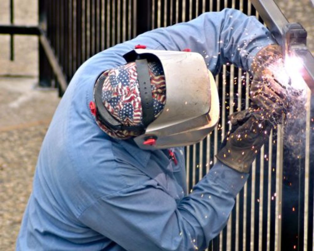 fence-repair-header-pi6qrd7rmdcflirisr0iojk0c3jyyn004iqqx7krs0.jpeg