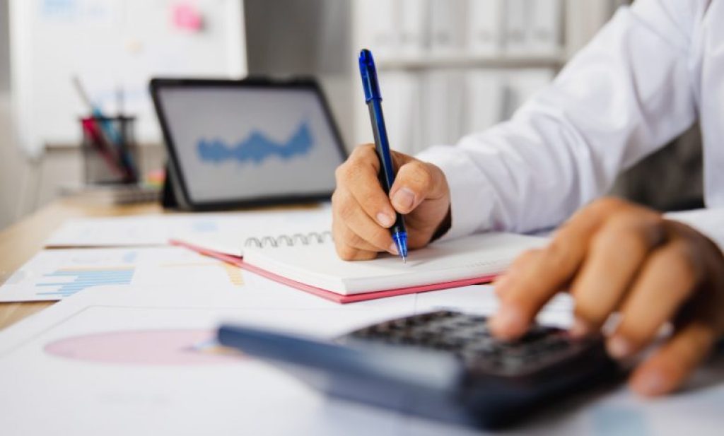 accountant-780x470.jpg