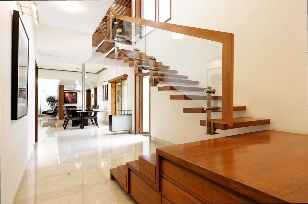 Glass balustrade stairs.jpg