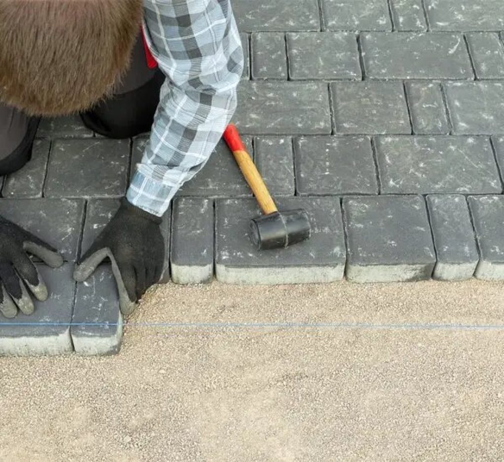 1692380120_Driveways-Installation_11zon.jpg