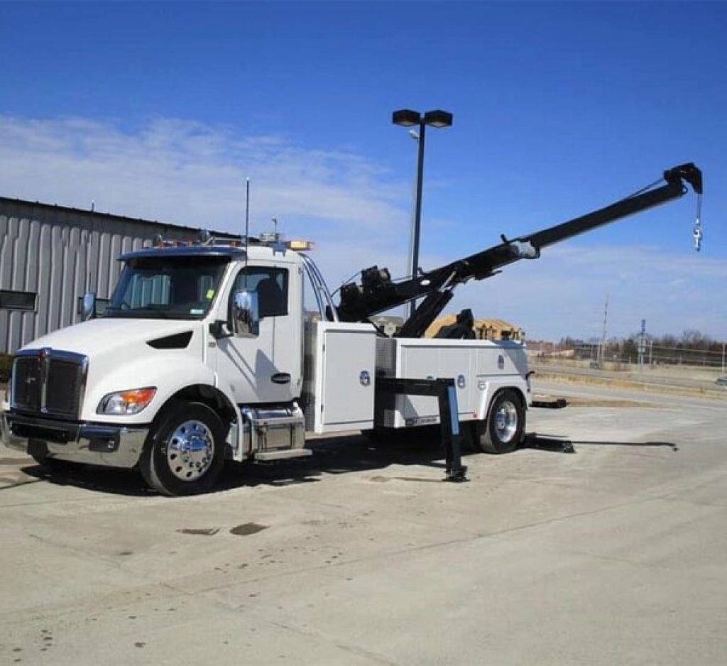 1728423325_Medium-Duty-Towing.jpg