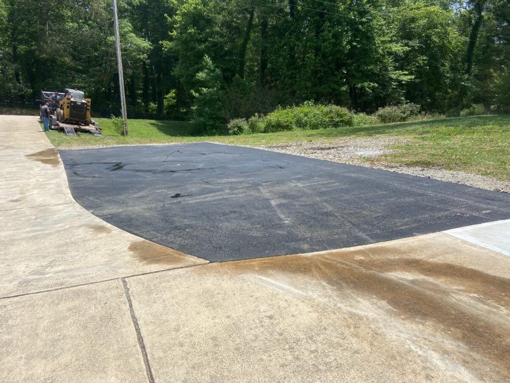 4b-asphalt-driveway-paving.jpg