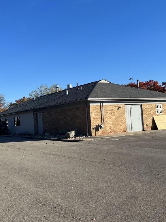 commercial asphalt roof.png