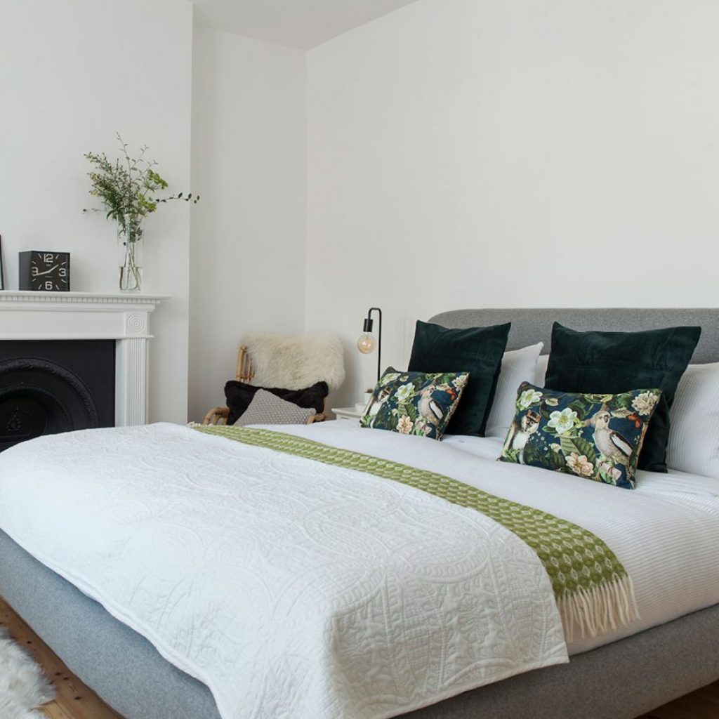 Take-a-tour-around-this-cool-and-sophisticated-four-bed-Edwardian-semi-in-London-bedroom-920x920(1).jpg