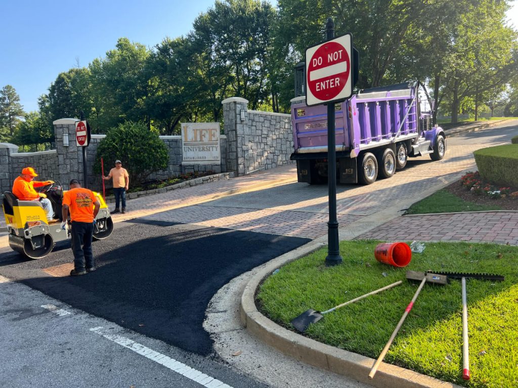 16-asphalt-paving-company.jpg