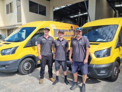 Securelux-vans-and-crew-400x300.jpg
