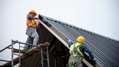 10-Pros-and-Cons-of-Metal-Roof-Installation-for-Your-Kansas-City-Business-01.jpg