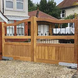bespoke-gates-25-CTH.jpg